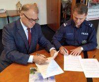 Gmina Strzelce Opolskie przeznaczyła 10 000 złotych na dodatkowe patrole Policji oraz zakup sprzętu specjalistycznego.